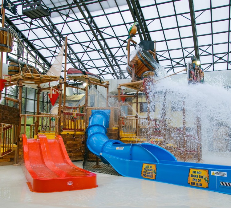pirates-cay-indoor-waterpark-photo